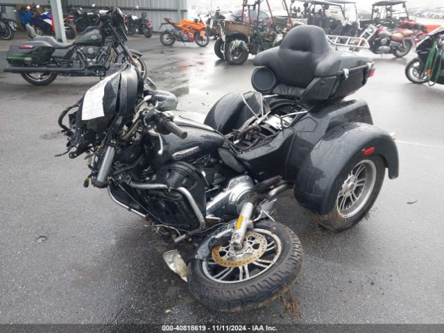 2018 HARLEY-DAVIDSON FLHTCUTG 1HD1MAD16JB856781 Photo 1