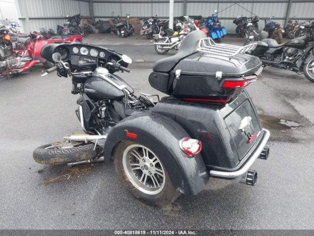 2018 HARLEY-DAVIDSON FLHTCUTG 1HD1MAD16JB856781 Photo 2
