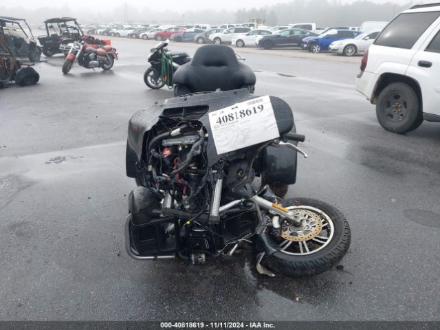 2018 HARLEY-DAVIDSON FLHTCUTG 1HD1MAD16JB856781 Photo 4