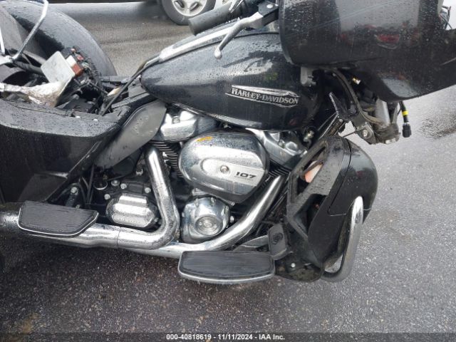 2018 HARLEY-DAVIDSON FLHTCUTG 1HD1MAD16JB856781 Photo 7