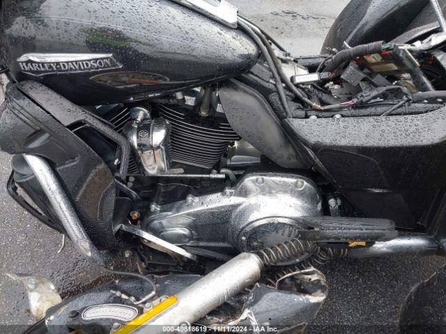 2018 HARLEY-DAVIDSON FLHTCUTG 1HD1MAD16JB856781 Photo 8