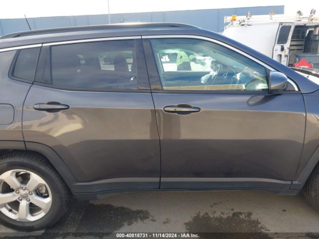 3C4NJCBB0KT855385 Jeep Compass Latitude Fwd