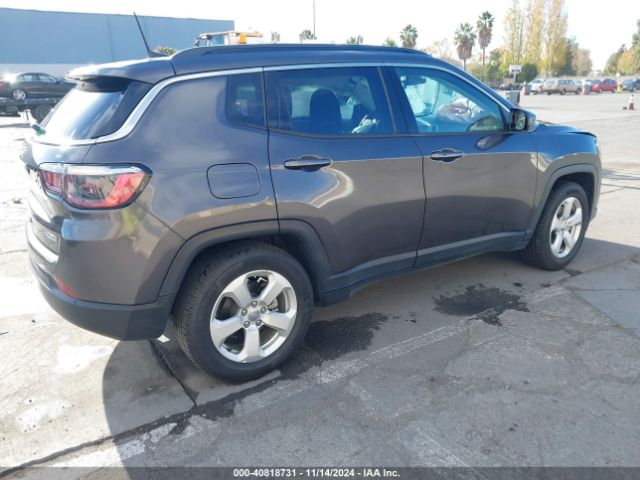 3C4NJCBB0KT855385 Jeep Compass Latitude Fwd