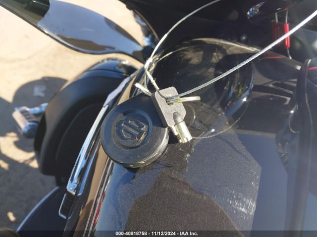 2016 HARLEY-DAVIDSON FLHTCUTG 1HD1MAL13GB861866 Photo 10