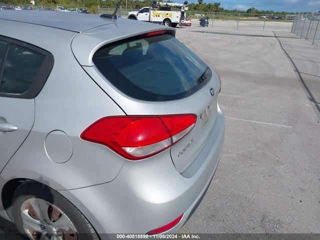 KIA FORTE LX 2016 KNAFK5A83G5648271 Image 16