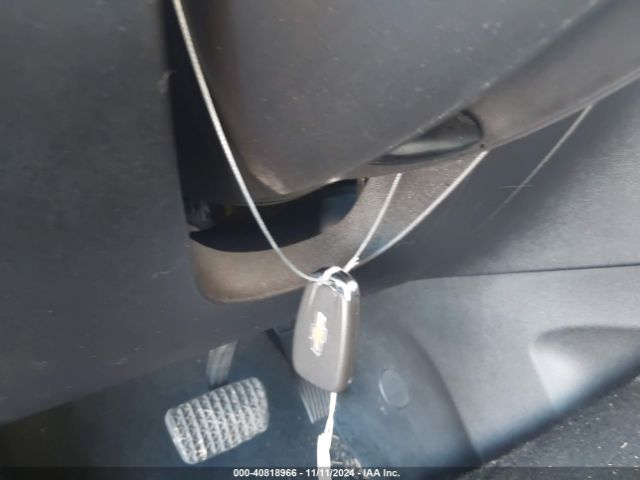 3GNAXHEV5JS637583 Chevrolet EQUINOX LS
