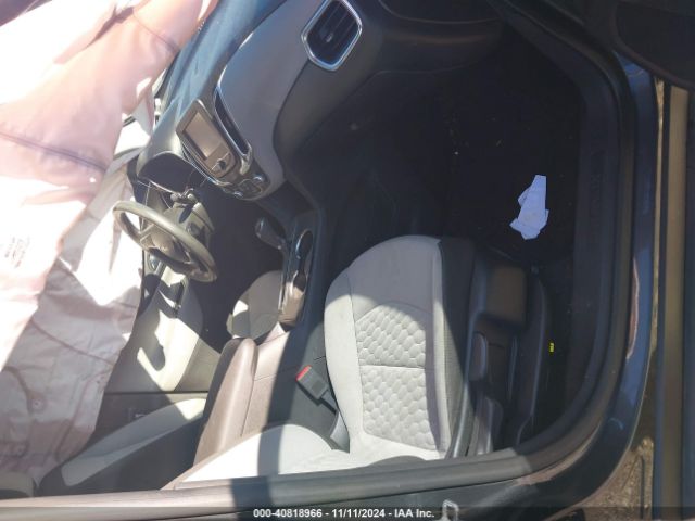 3GNAXHEV5JS637583 Chevrolet EQUINOX LS