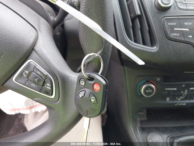 Ford FOCUS SE 2018 1FADP3FE3JL284652 Image 11
