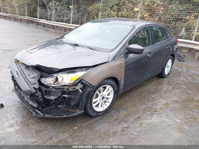 Ford FOCUS SE 2018 1FADP3FE3JL284652 Image 2