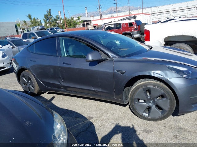 5YJ3E1EA4PF568561 Tesla MODEL 3