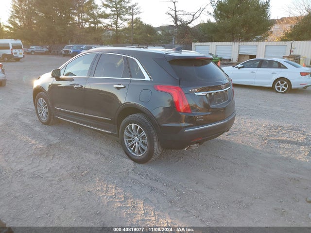 2017 CADILLAC XT5 1GYKNDRS5HZ319787 Photo 2