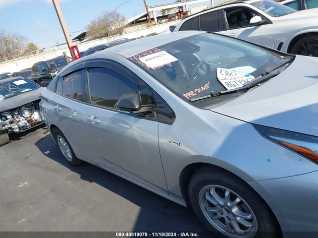 JTDKARFU5J3064085 Toyota Prius Three