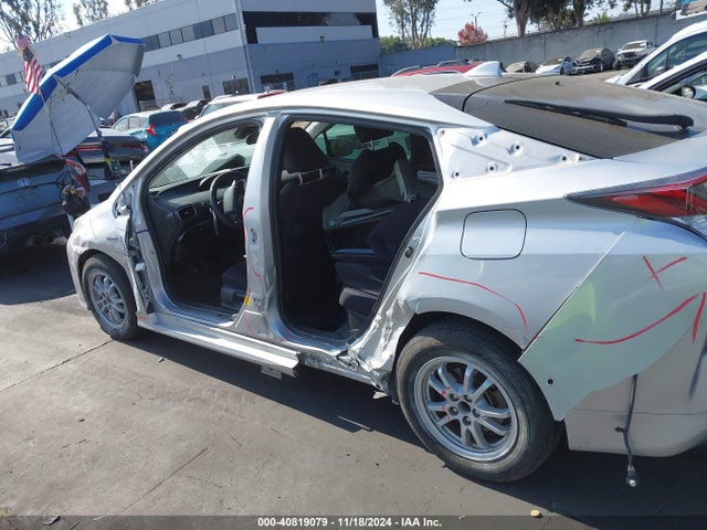 JTDKARFU5J3064085 Toyota Prius Three