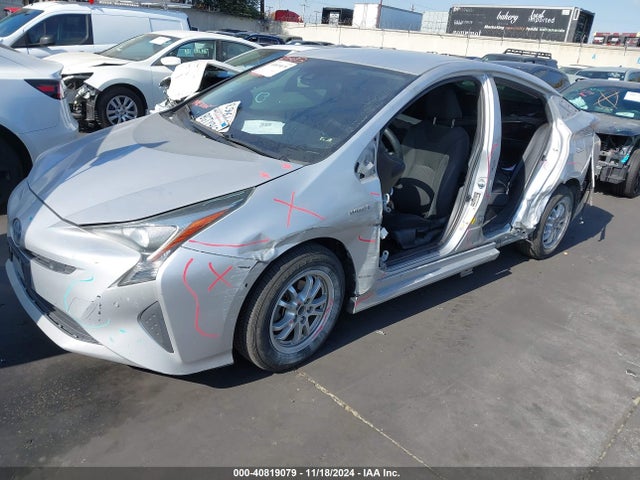 JTDKARFU5J3064085 Toyota Prius Three