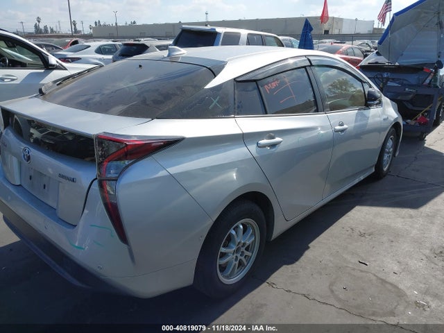 JTDKARFU5J3064085 Toyota Prius Three