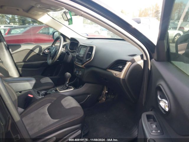1C4PJLAB8GW107284 Jeep Cherokee Sport