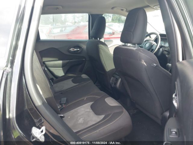1C4PJLAB8GW107284 Jeep Cherokee Sport