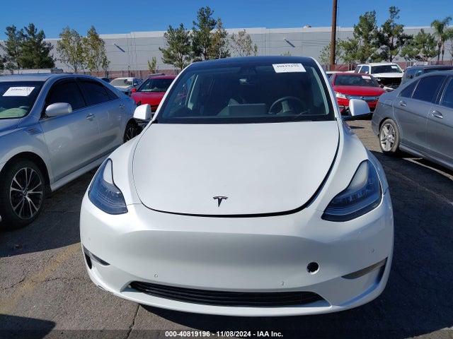 Tesla Model Y 2021 5YJYGDEE5MF072572 Image 45