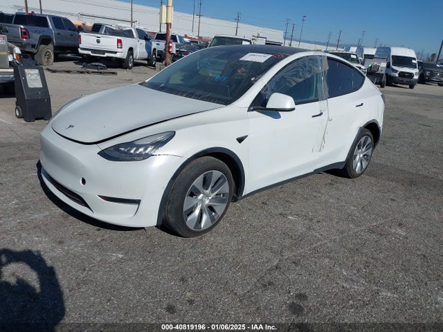 Tesla Model Y 2021 5YJYGDEE5MF072572 Image 35