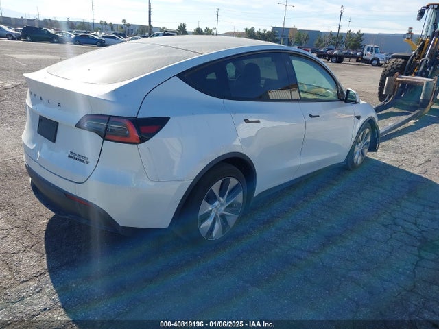 Tesla Model Y 2021 5YJYGDEE5MF072572 Image 37