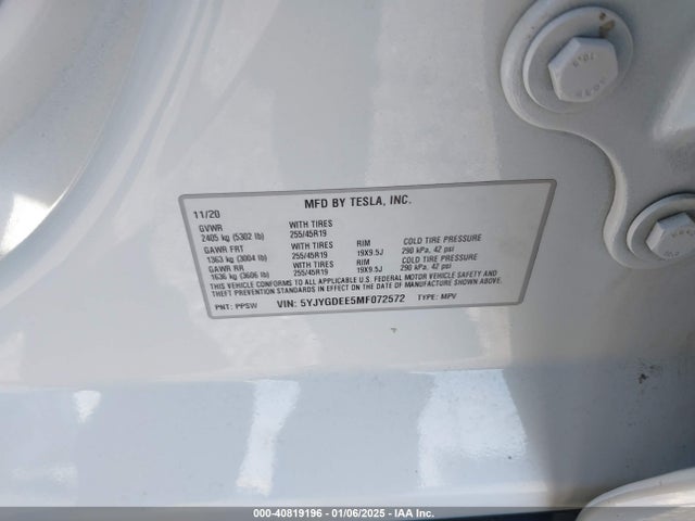 Tesla Model Y 2021 5YJYGDEE5MF072572 Image 42