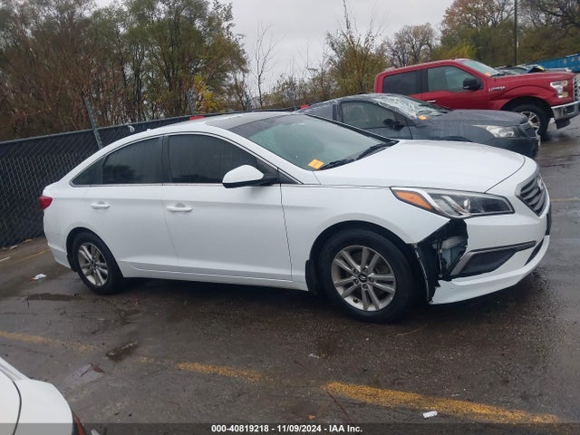 Hyundai SONATA SE 2016 5NPE24AF2GH300341 Image 14