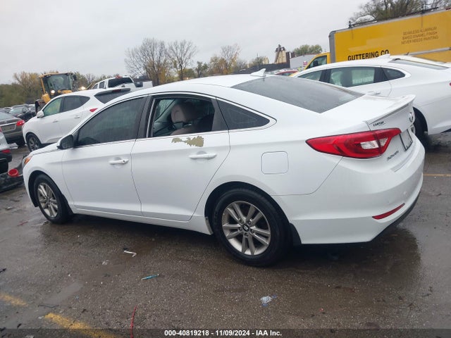Hyundai SONATA SE 2016 5NPE24AF2GH300341 Image 15