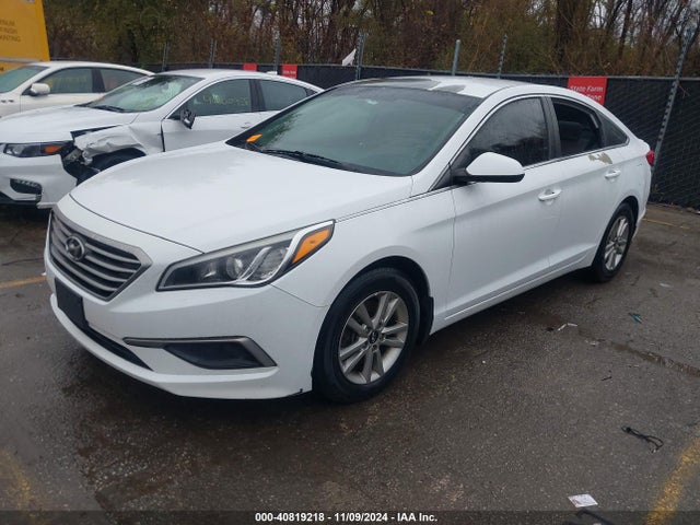Hyundai SONATA SE 2016 5NPE24AF2GH300341 Image 2