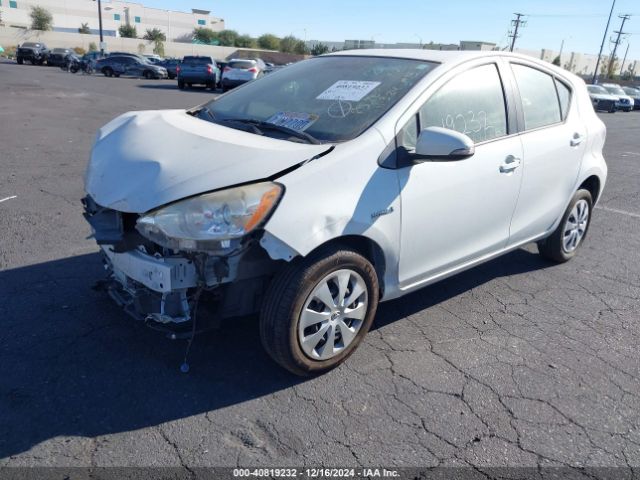 JTDKDTB37E1574585 Toyota Prius C One