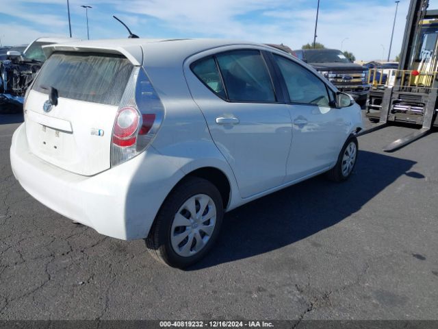 JTDKDTB37E1574585 Toyota Prius C One