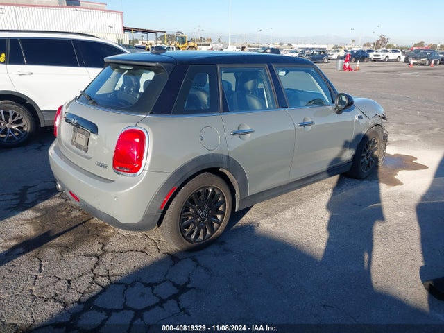 2018 MINI HARDTOP WMWXU1C5XJ2F79259 Photo 3