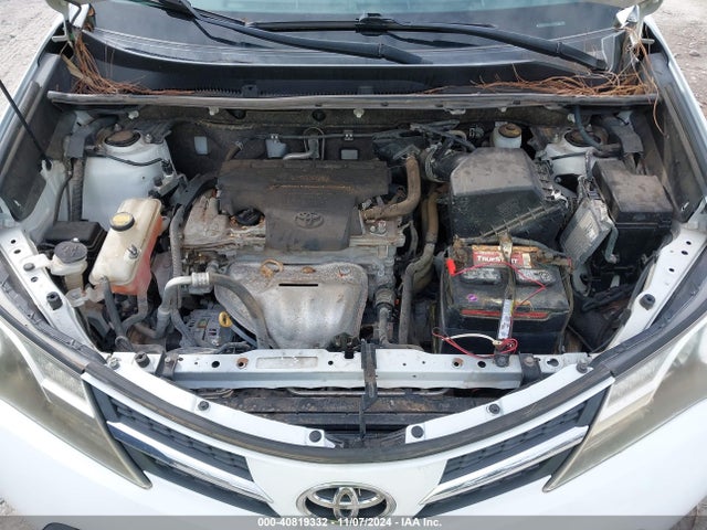 Toyota RAV4 LE 2014 JTMBFREV1EJ002034 Image 10