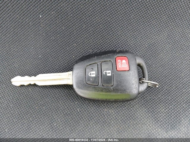 Toyota RAV4 LE 2014 JTMBFREV1EJ002034 Image 11