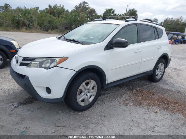 Toyota RAV4 LE 2014 JTMBFREV1EJ002034 Image 2