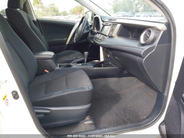 Toyota RAV4 LE 2014 JTMBFREV1EJ002034 Image 5