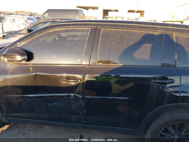 5TDKZRFH9KS327674 Toyota Highlander Se