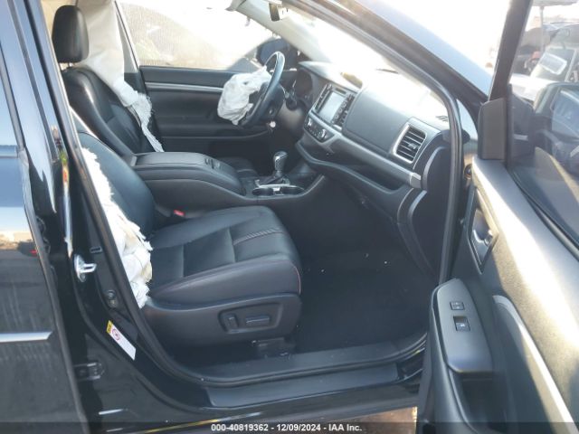 5TDKZRFH9KS327674 Toyota Highlander Se