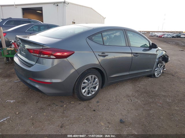 Hyundai ELANTRA SE 2018 KMHD74LF6JU623391 Image 4