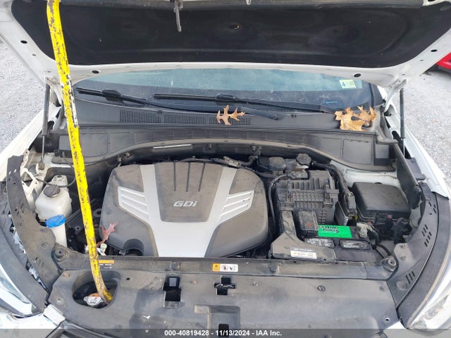 KM8SMDHF8HU201156 Hyundai Santa Fe Se
