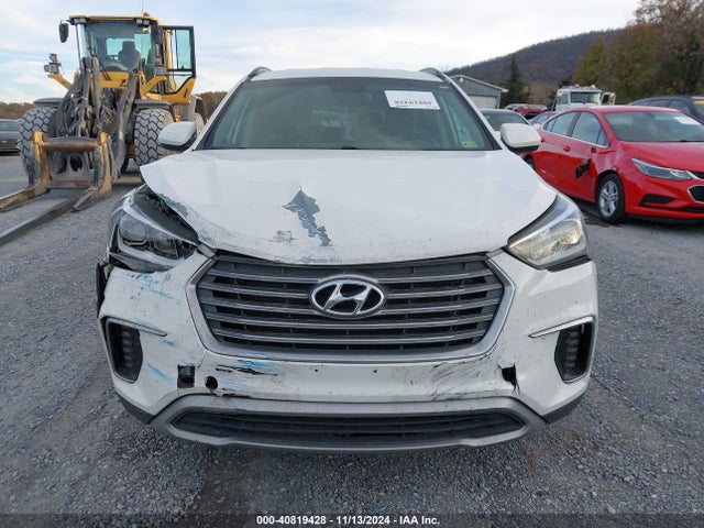 KM8SMDHF8HU201156 Hyundai Santa Fe Se