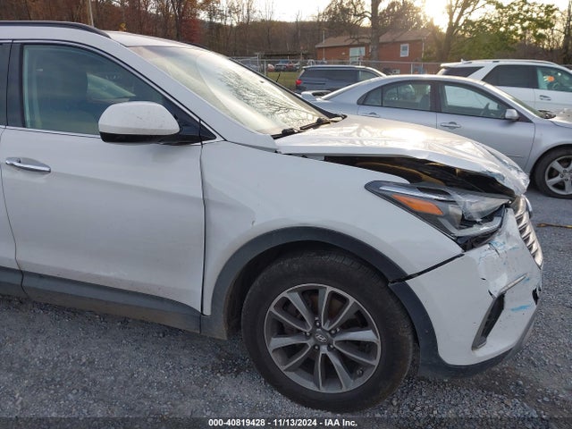KM8SMDHF8HU201156 Hyundai Santa Fe Se