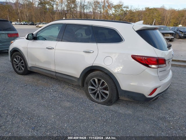 KM8SMDHF8HU201156 Hyundai Santa Fe Se