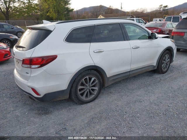 KM8SMDHF8HU201156 Hyundai Santa Fe Se