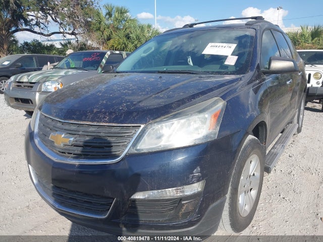 Chevrolet Traverse Ls 2017 1GNKRFKD0HJ262549 Image 2