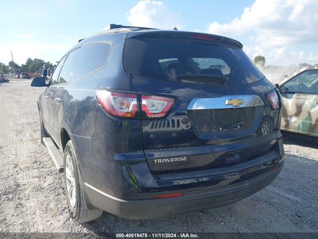 Chevrolet Traverse Ls 2017 1GNKRFKD0HJ262549 Image 3
