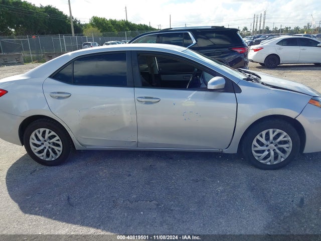 Toyota COROLLA LE 2018 2T1BURHEXJC071845 Image 13