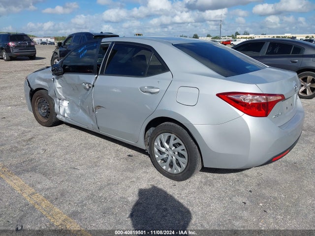 Toyota COROLLA LE 2018 2T1BURHEXJC071845 Image 3