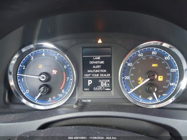Toyota COROLLA LE 2018 2T1BURHEXJC071845 Image 7