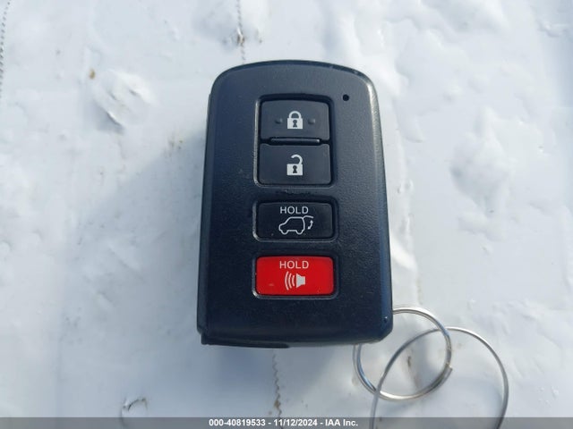 Toyota Rav4 Limited 2018 JTMDFREV0JD246792 Image 11