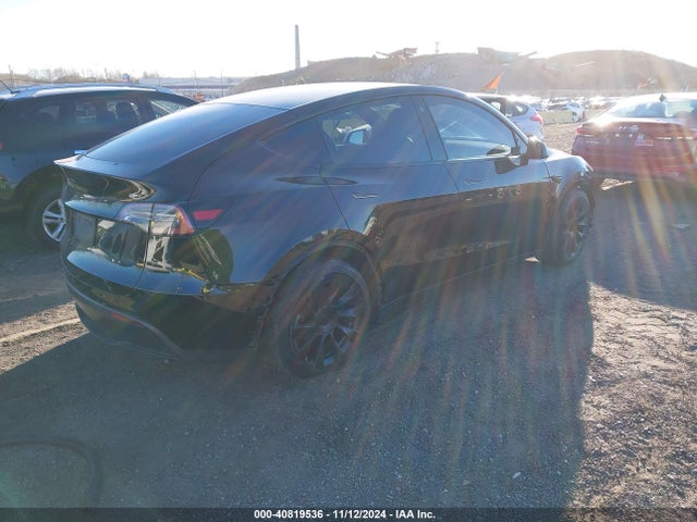 2021 TESLA MODEL Y 5YJYGDEE5MF180707 Photo 3